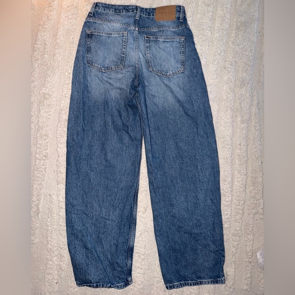Blue Jeans - Picture 2 of 3